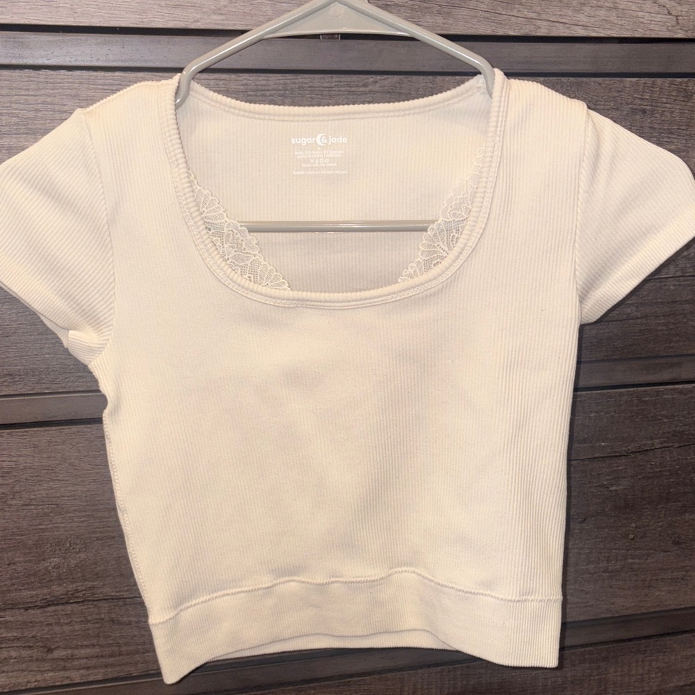 Cream Ribbed Lace Trim Crop Top - Picture 2 of 3